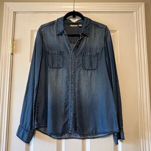 Halogen button down. Size Medium.